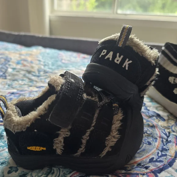 Fisher-Price Monkey Baby Seat with Green Tray - Picture 8 of 9